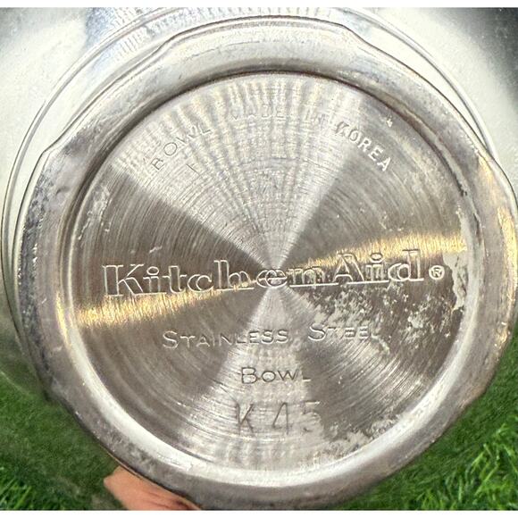 KitchenAid 4.5-Quart Stainless Steel Mixing Bowl with Handle – K45 - Picture 6 of 7